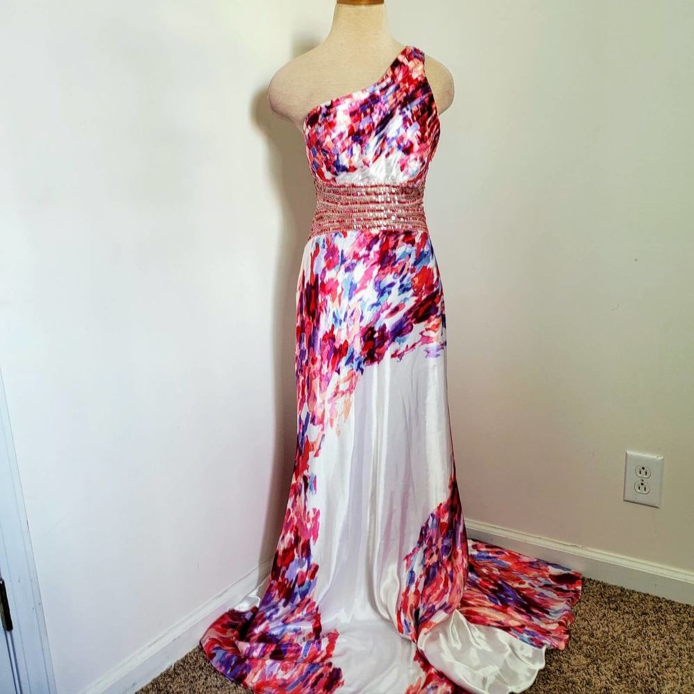 Betsy & Adam 8 Formal Gown